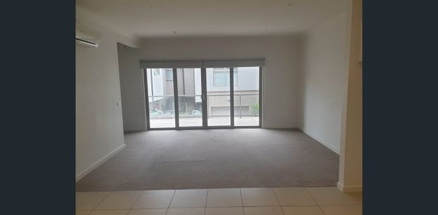 Two-Bedroom Home in a Convenient Mooroolbark Location - Photo 1