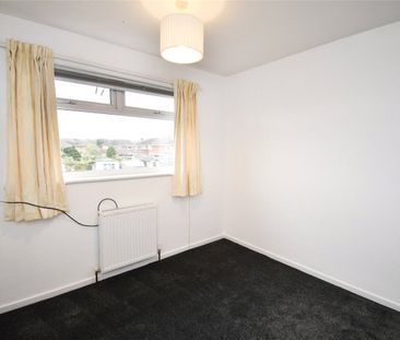 Blackthorne Avenue, CH66 2XA, Ellesmere Port - Photo 2