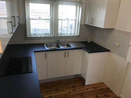 2 BEDROOM HOME WITH AIR CONDITIONING - Photo 3