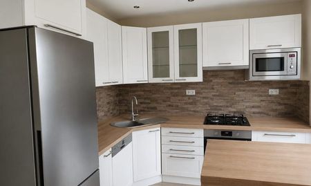 Na prenájom – moderný 3-izbový byt REZERVOVANÝ - Photo 5