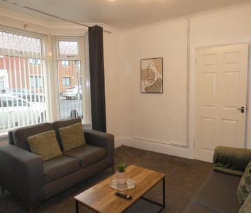 3 bedroom terraced house to rent - Photo 4
