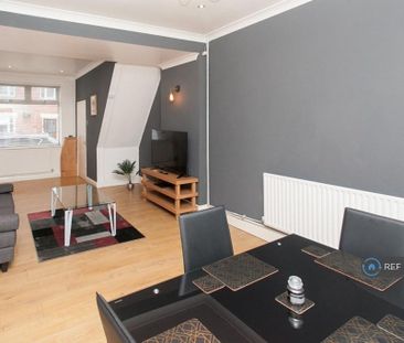 2 bedroom terraced house to rent - Photo 3