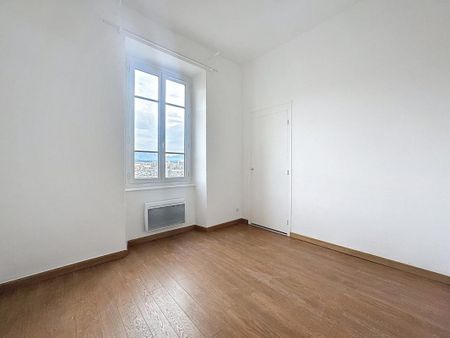 Location Appartement 5 pièces 96m² AJACCIO 20000 - Photo 4