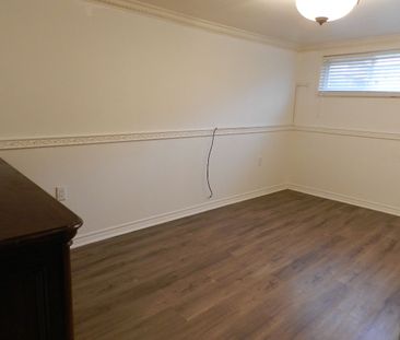 For Lease - 3406 ELLENGALE Drive Unit# LOWER, Mississauga, Ontario - Photo 2