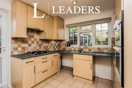 3 bedroom semi-detached house to rent - Photo 3