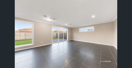 Charming Family Home in Alamanda K-9 College School Zone - Photo 2