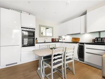 Clove Hitch Quay, SW11 - Photo 4