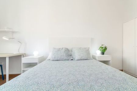 Carrer del Rosselló, Barcelona, Catalonia 08008 - Photo 2