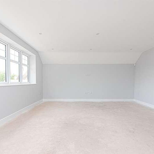 Devonshire Court, Crowthorne, RG45 - Photo 1