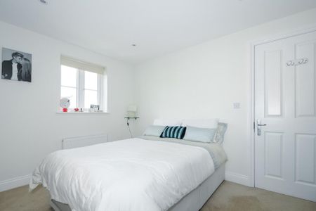 4 bedroom detached house to rent - Photo 4