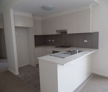 Impressive 2 Bedroom + Study! - Photo 2
