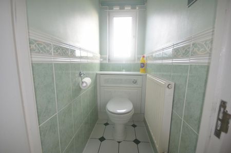 3 bedroom terraced house to rent - Photo 3