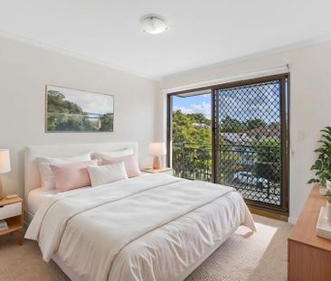 Light Filled Apartment in Prime Clayfield Location - Photo 4