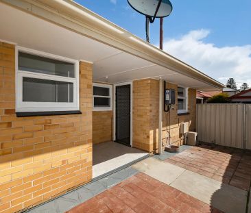 Modern, Fully Renovated Unit in a Convenient Location - Photo 5
