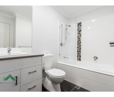 Be the next tenant to live in this great size townhouse! - Photo 6