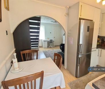 2 bedroom terraced house to rent - Photo 3