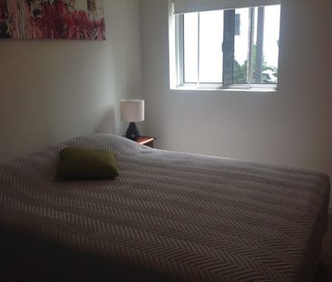 1 Bedroom Furnished apartment, with a STUDY!!! - Photo 3