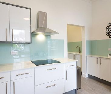 3 bedroom apartment to rent - Photo 4