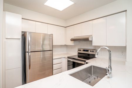 For Lease - 8 Hillcrest Avenue Unit# 2615, Toronto, Ontario - Photo 5