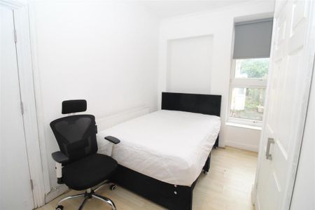 6 bedroom house to rent - Photo 4