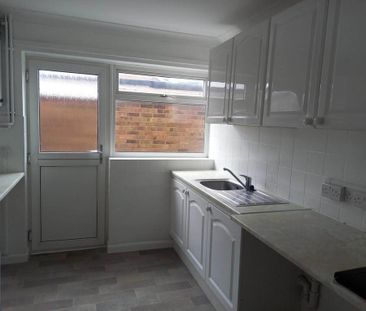 2 bedroom bungalow to rent - Photo 3
