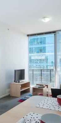 2 Bedroom Apartment - Large High Level - Photo 1