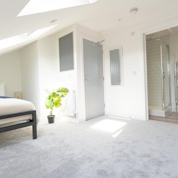 8 bedroom terraced house to rent - Photo 1