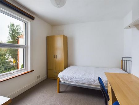 4 bedroom terraced house to rent - Photo 2