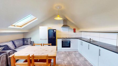 5 bedroom flat to rent - Photo 3