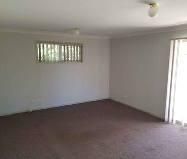 BURPENGARY - CLOSE & EASY - Photo 6