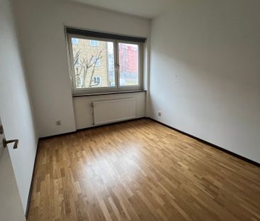 Blomstergatan, Norrköping - Photo 1