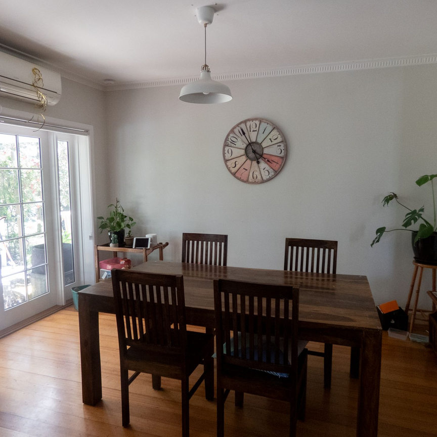 Beautiful and spacious fully furnished home! - Photo 1