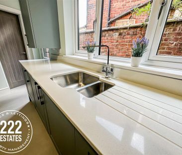 Marsh House Lane - Warrington - WA1 - Photo 2