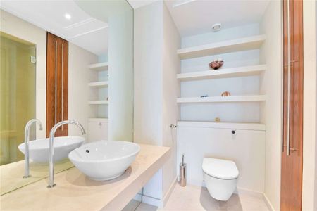 Large, River facing two bedroom two bathroom apartment with amazing residents facilities. - Photo 5