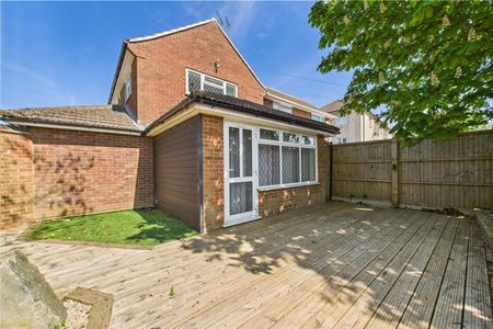 Burghfield Road, Reading, Berkshire, RG30 - Photo 5