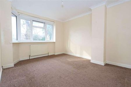 East Hill, Woking, Surrey, GU22 - Photo 2