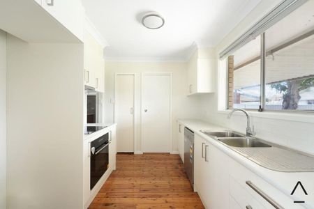 Beautifully Presented 3-Bedroom Home in a Prime Liverpool/Casula Location - Photo 3