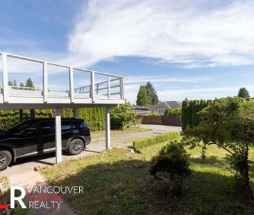 House in West Vancouver, BC - Photo 1