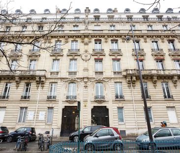 location Appartement F3 DE 100m² À PARIS - Photo 1