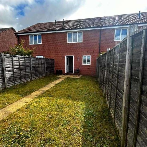 Horseshoe Crescent, Wellesbourne, CV35 - Photo 1