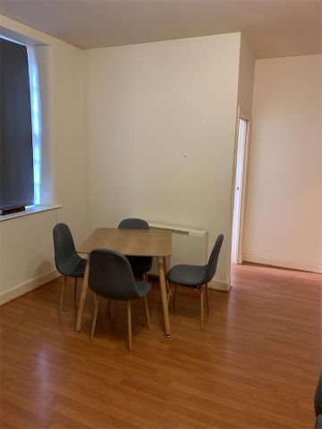 2 bedroom private hall to rent - Photo 3