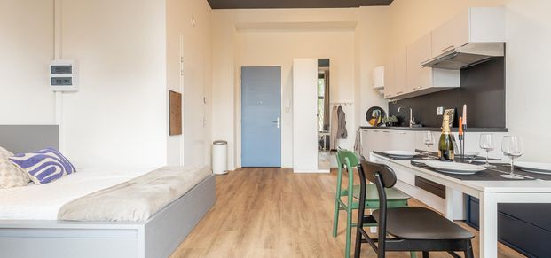 Studio Large - Photo 1