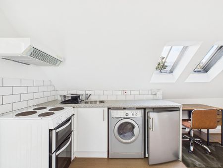 Studio to rent - Photo 3