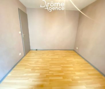 Location Appartement 2 pièces 37m² ROMANS SUR ISERE 26100 - Photo 3