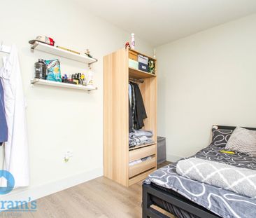 3 bed Apartment for Rent - Photo 4