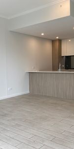 2nd floor light filled 2 bedroom unit - Photo 3