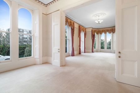 A 2 Bedroom Flat in Lansdown GL51 6PU - Photo 3