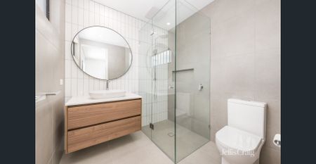 Executive Residence with Attention to Detail - Photo 5