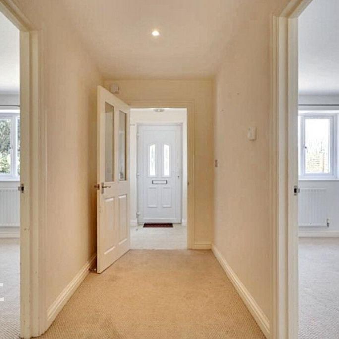 4 bedroom detached house to rent - Photo 1