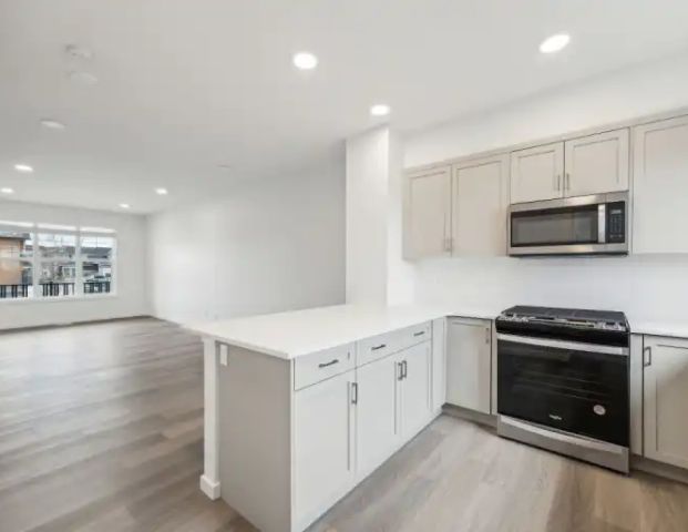 BRAND NEW | Beautiful Semi-Detached Home - 3 Bed - 2.5 Bath - In Legacy | 280 Legacy Circle Southeast, Calgary - Photo 1